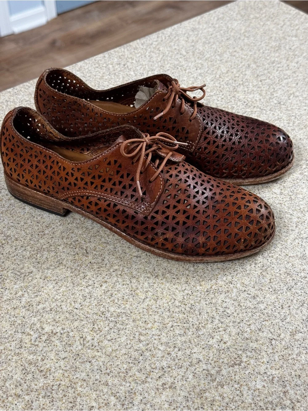 Patricia Nash Sophia Brown Perforated Leather Oxford Flats 8 Lace Up Shoes
